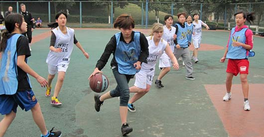  美視師一學(xué)校與成都美國學(xué)?；@球邀請賽在我校舉行 