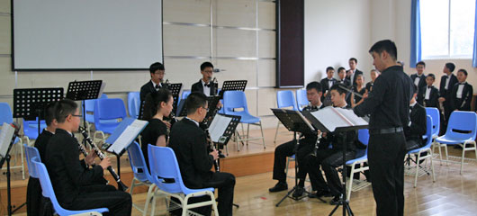  星翰少年單簧管室內(nèi)樂團(tuán)交流音樂會(huì)在我校舉行 