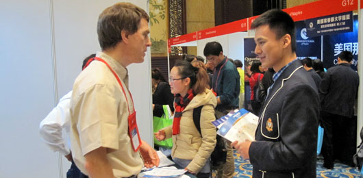  國際項目部學生參加2013年中國國際教育展 