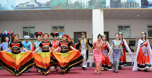  培養(yǎng)多元文化意識，促進“國際情懷”教育--融合部歡慶2015“國際日”活動 