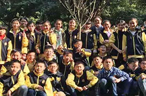  【美視傳統(tǒng)】一棵樹(shù),一片情--2016級(jí)“綠色成長(zhǎng)”“種棵小樹(shù)在校園”畢業(yè)留念活動(dòng) 