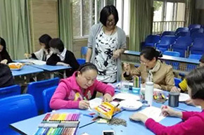  集眾人智慧，促教研質(zhì)量--小學(xué)部集體備課 