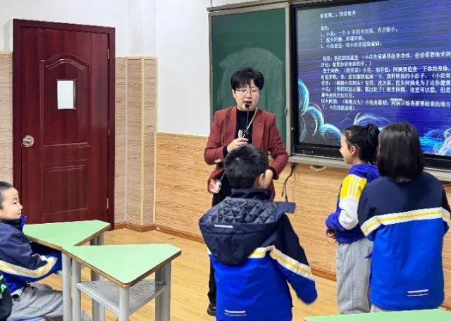 家校攜手，共赴美好——走進(jìn)中國部二年級家長課堂