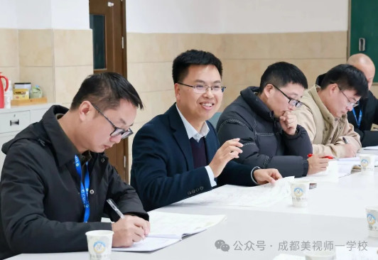 初中部 | 精準(zhǔn)把脈指方向，深耕教研促提升——記區(qū)教研員深入我校開展教學(xué)視導(dǎo)